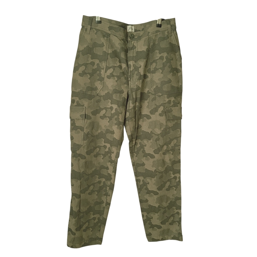 High-Rise Cargo Utility Pant in Jacquard Green Army Military Camo Gorp Granola